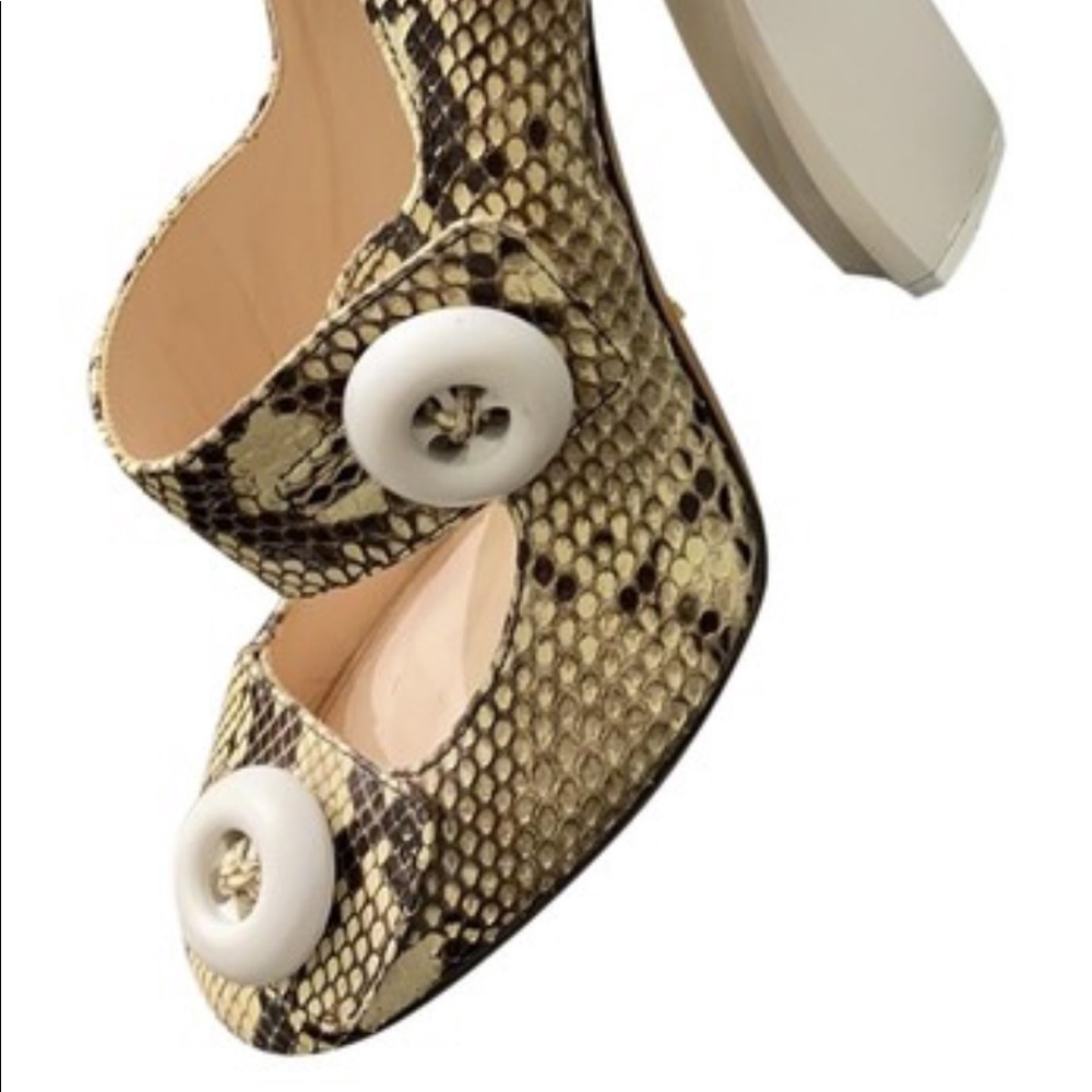 Pumps - Picture 11 of 11